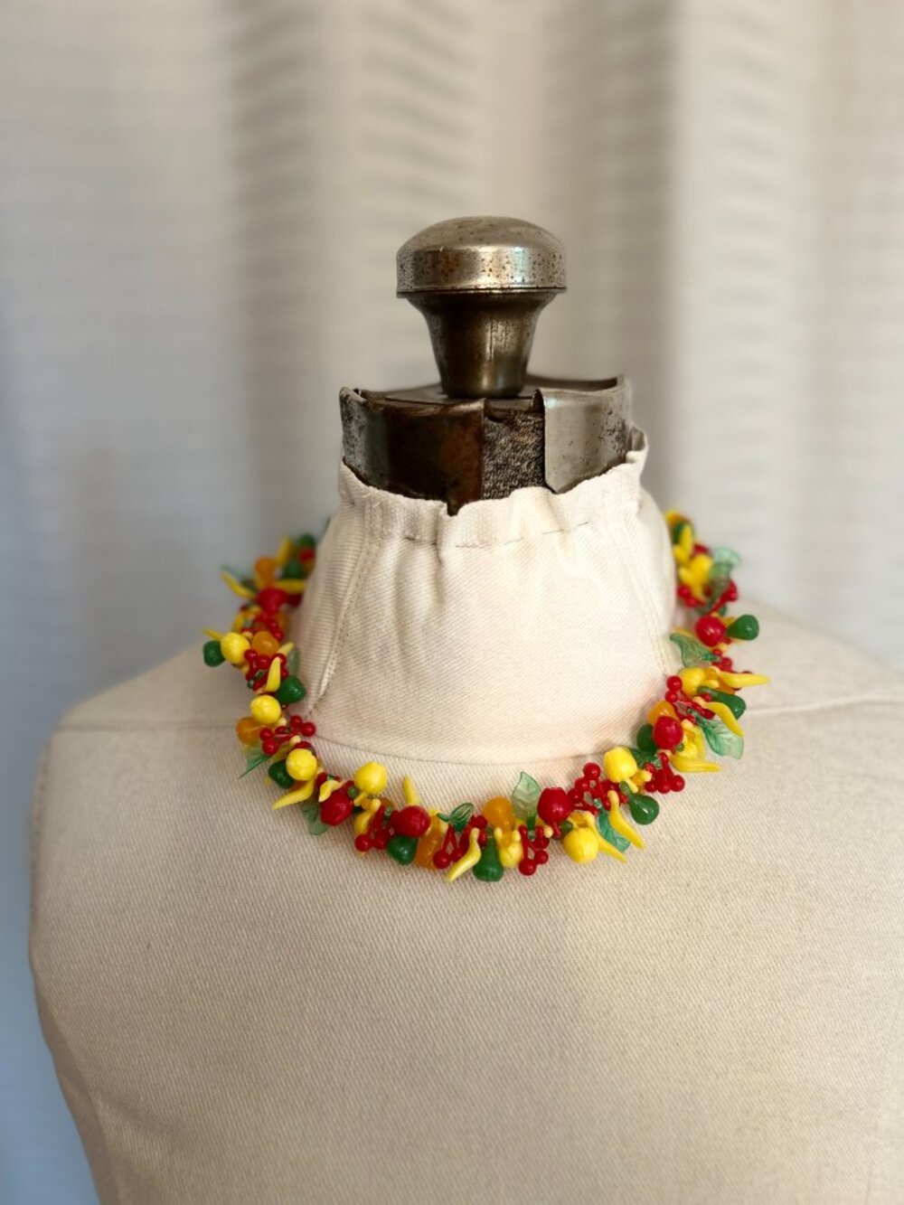 vintage Carmen Miranda style fruit salad necklace with matching earrings - Picture 5 of 5